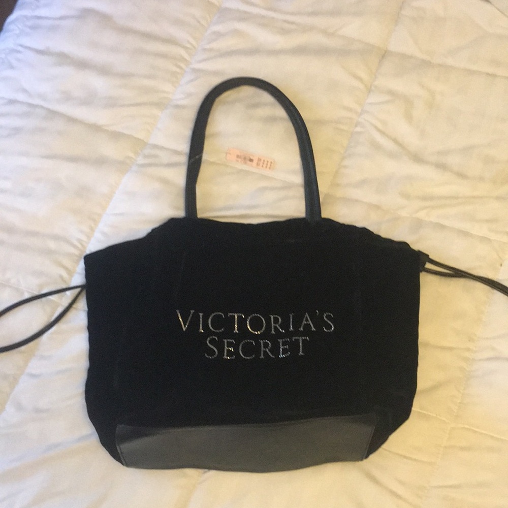 BRAND NEW VICTORIA SECRET TOTE